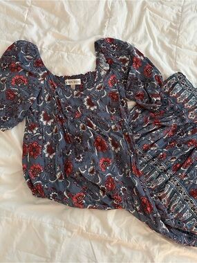 Knox Rose Blue Floral Puff-Sleeve Tunic with Red Accents
